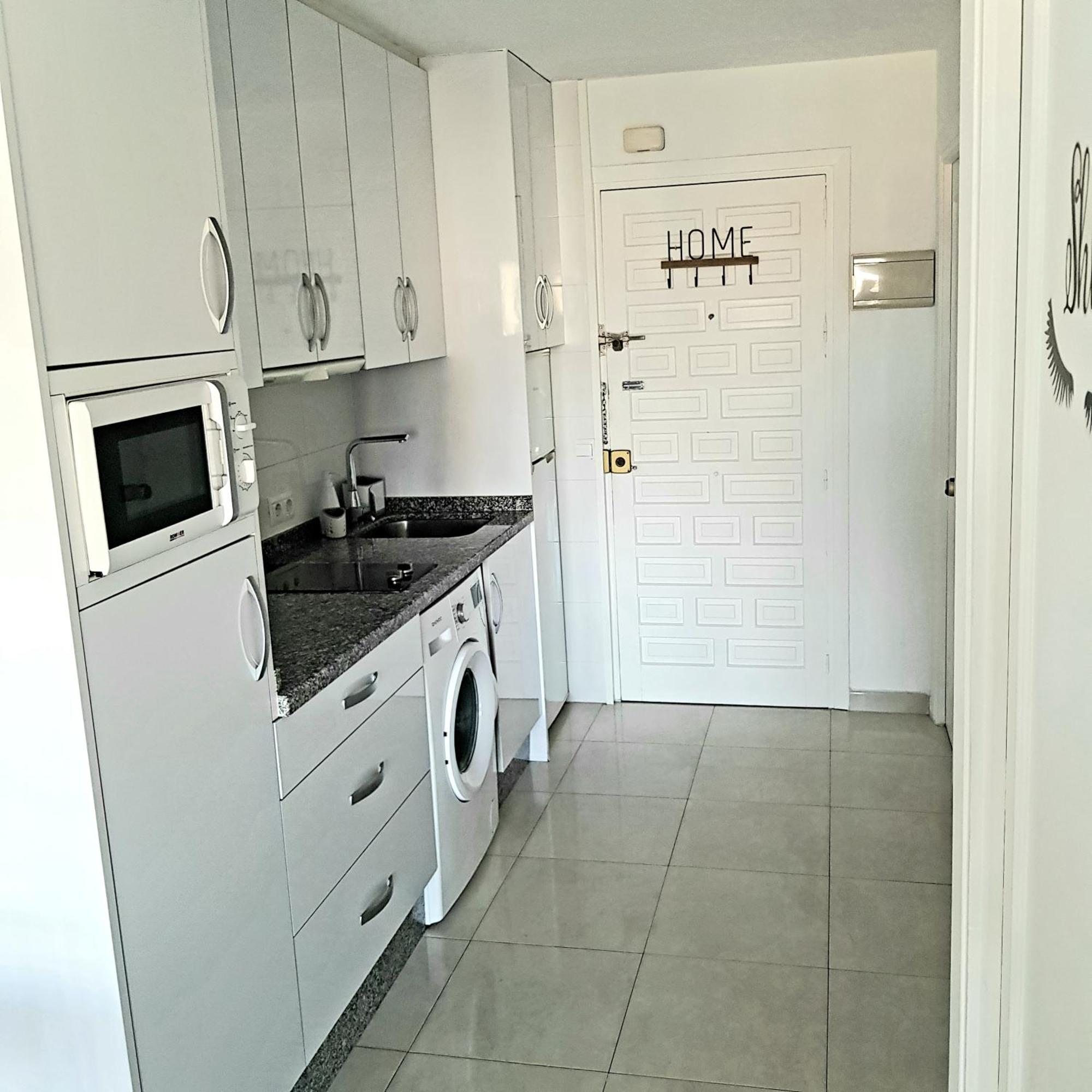 Appartment Totally Upgraded At Benal Beach Benalmádena Exterior foto